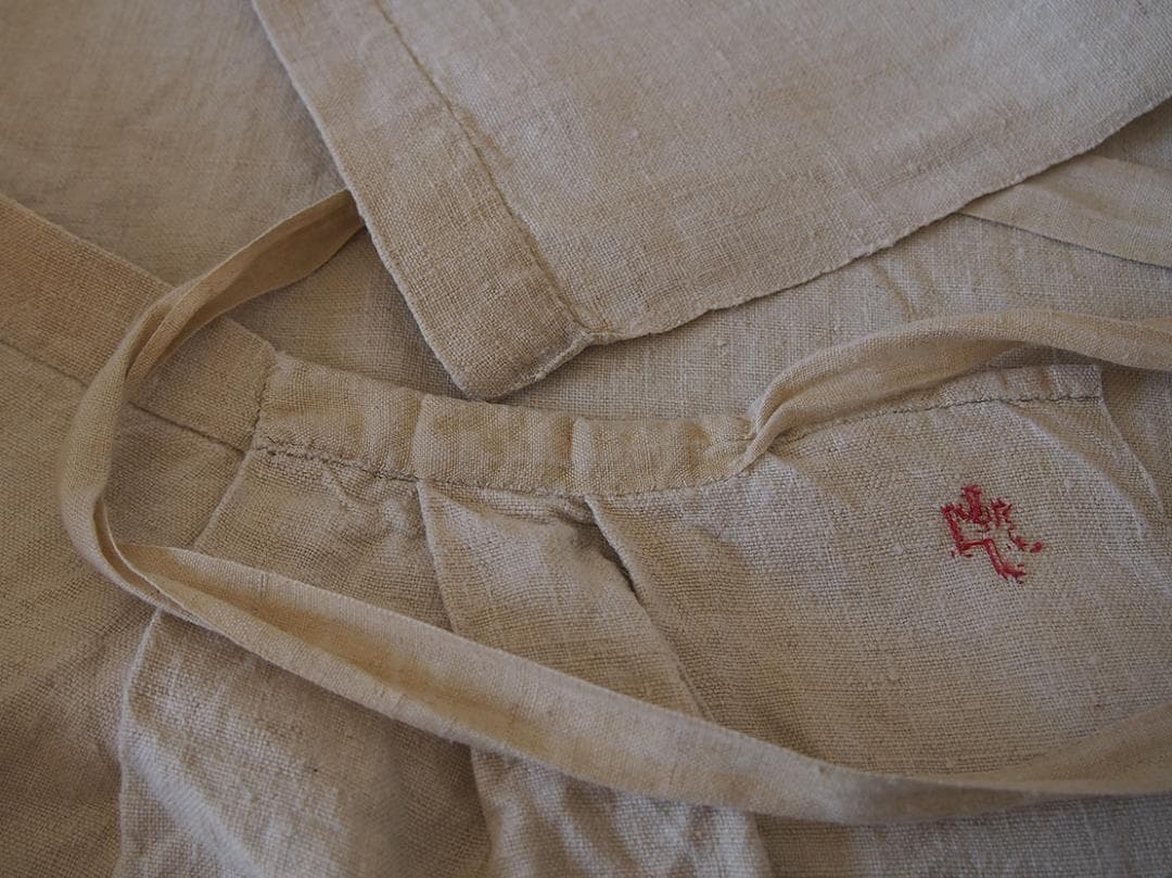 イニシャル刺繍入り シンプルなリネンのロングエプロン マルシェエプロン/K414