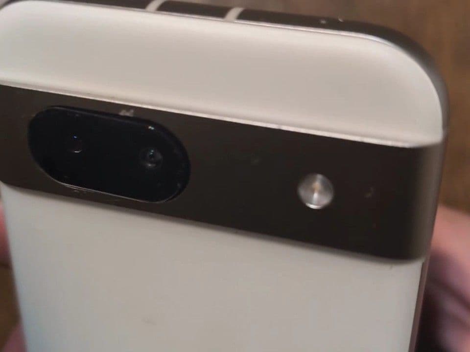 美品　Google Pixel 8a ホワイト 本体 SIMフリー 箱あり