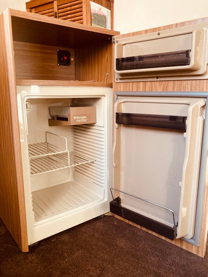引取り限定　エレクトロラックス Electroluxのミニバー 小型冷蔵庫