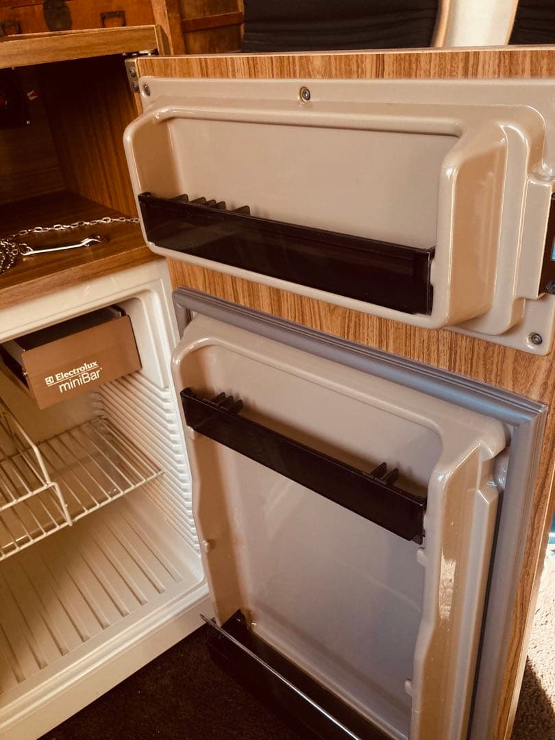 引取り限定　エレクトロラックス Electroluxのミニバー 小型冷蔵庫