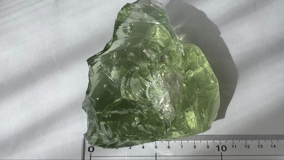 【アンダラクリスタル　オリーブ　623g インドネシアジャワ島産火山性ガラス】