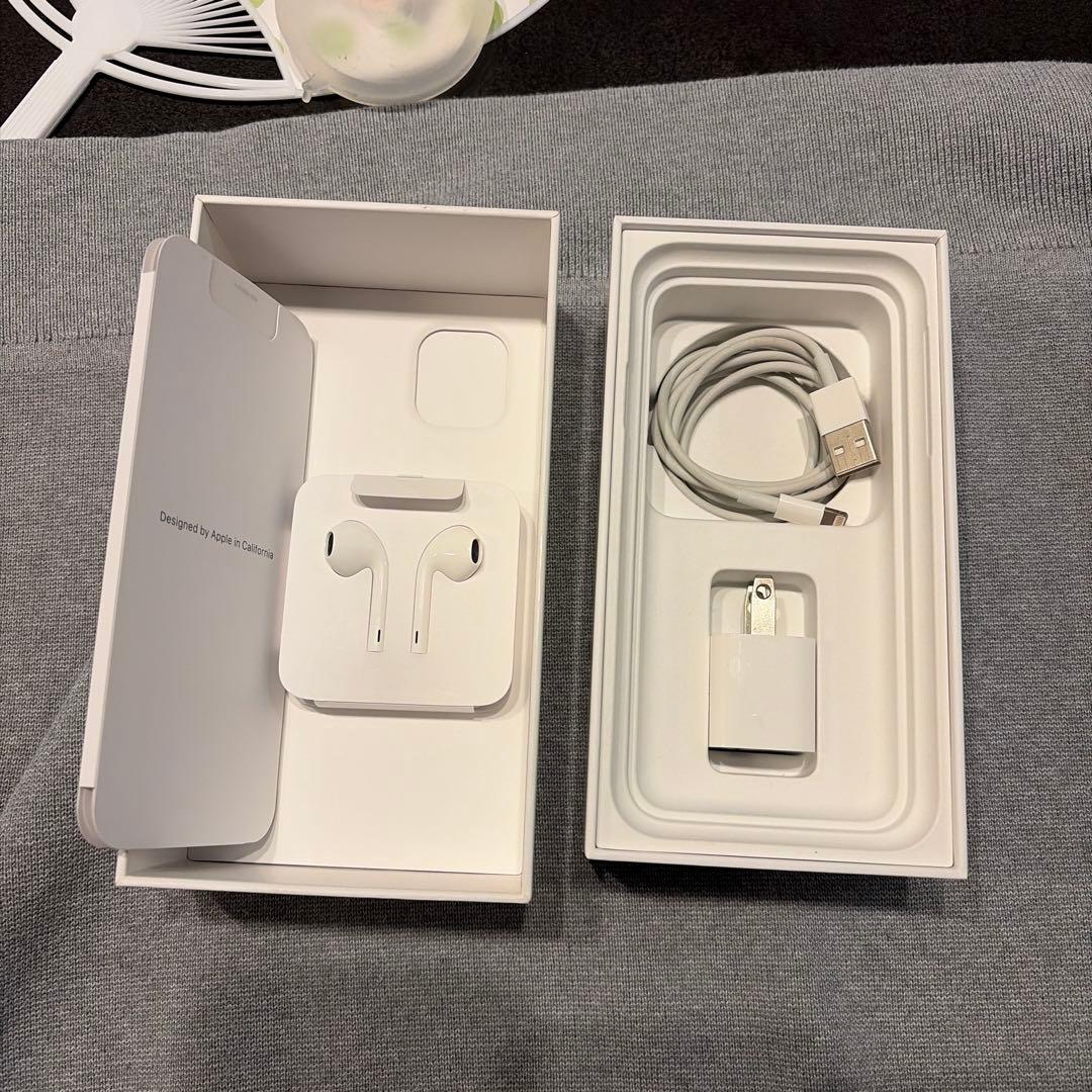 Apple iPhone 11 ブラック 本体　64GB SIMフリー