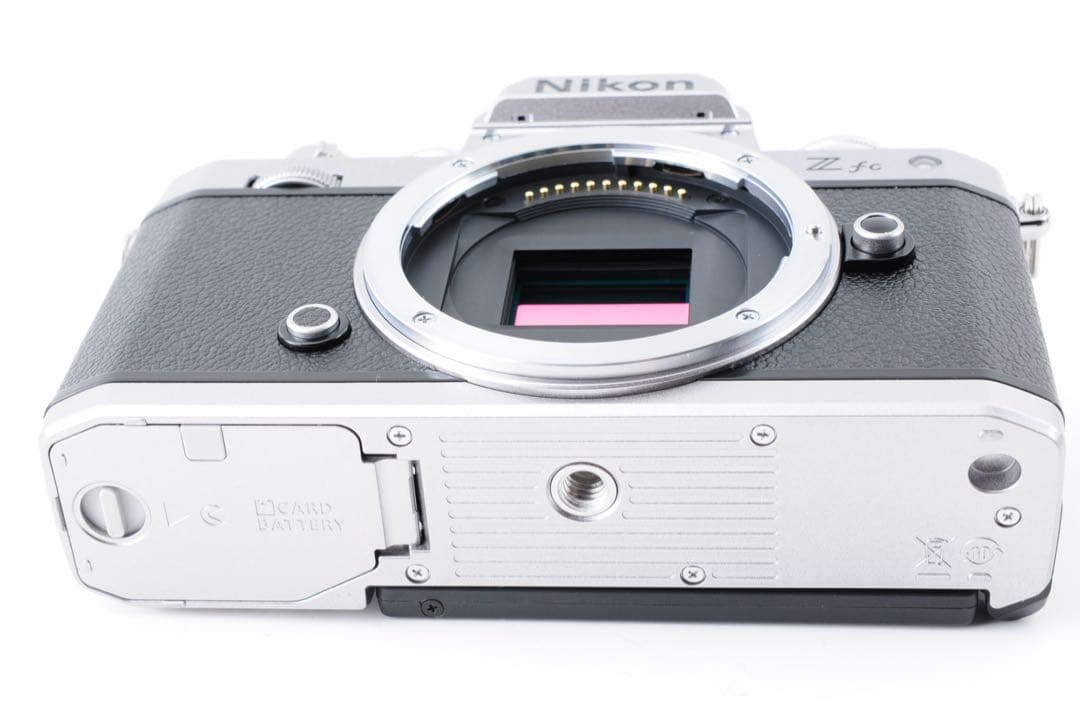 ほぼ新品【SC:1,345回】 Nikon Z fc シルバー 16-50mm