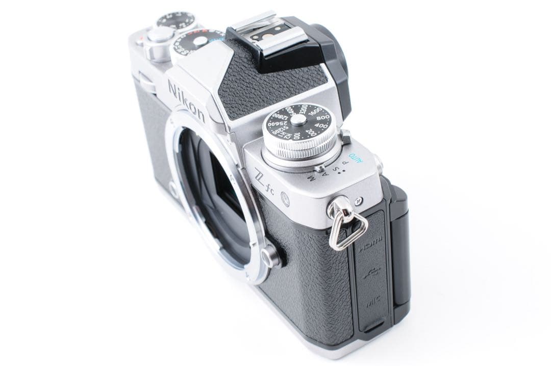 ほぼ新品【SC:1,345回】 Nikon Z fc シルバー 16-50mm