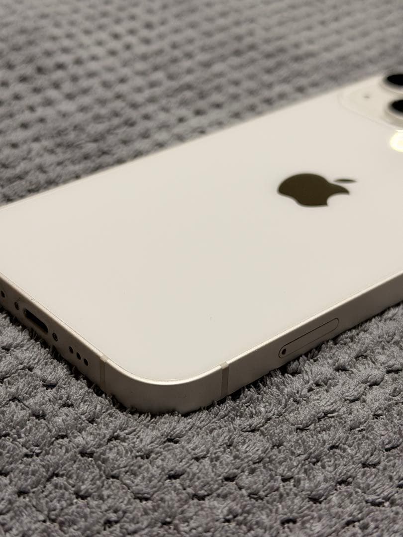 iPhone 13　256GB