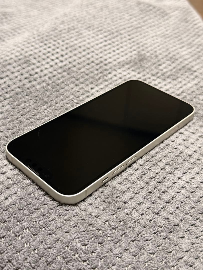 iPhone 13　256GB