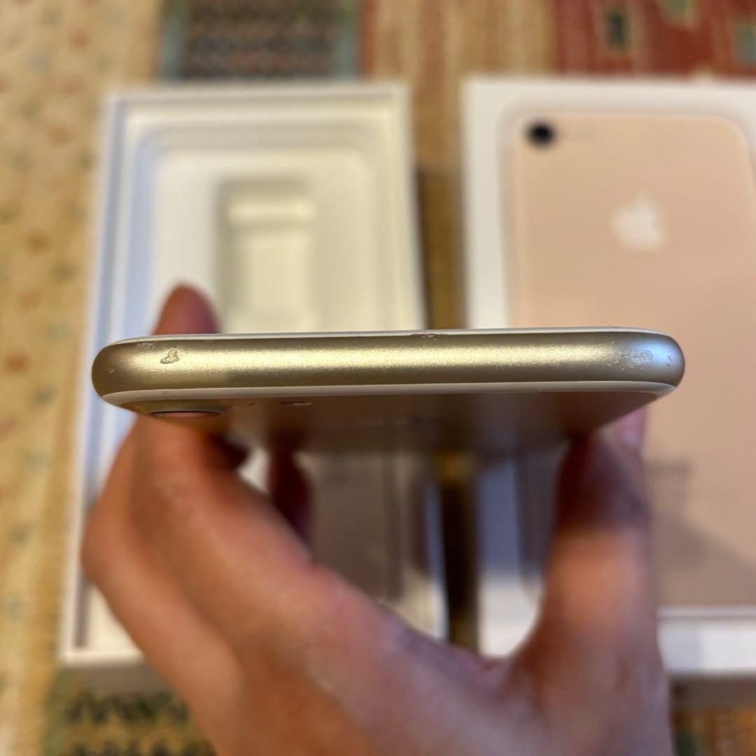 Apple iPhone 7 ゴールド 本体