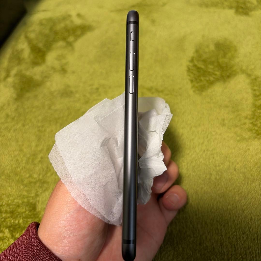 Apple iPhone 8 64GB スペースグレイSIMロック解除済