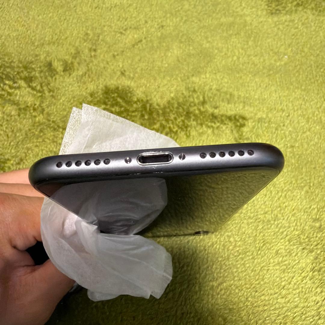Apple iPhone 8 64GB スペースグレイSIMロック解除済