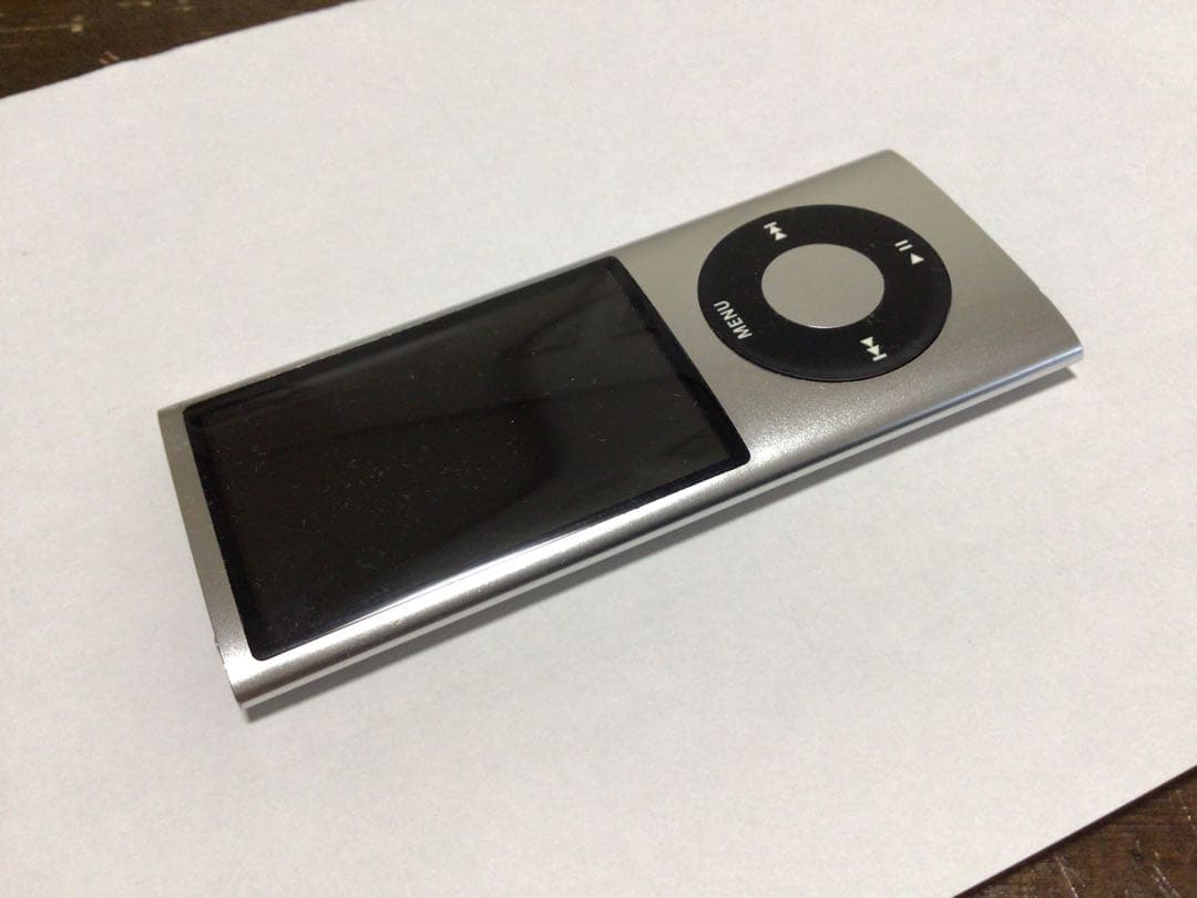 iPod nano 5世代8GB シルバーno.31バッテリー交換済作動品