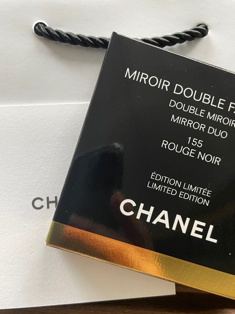 シャネル　CHANEL  コンパクトダブルミラー　155 - ルージュ ヌワール