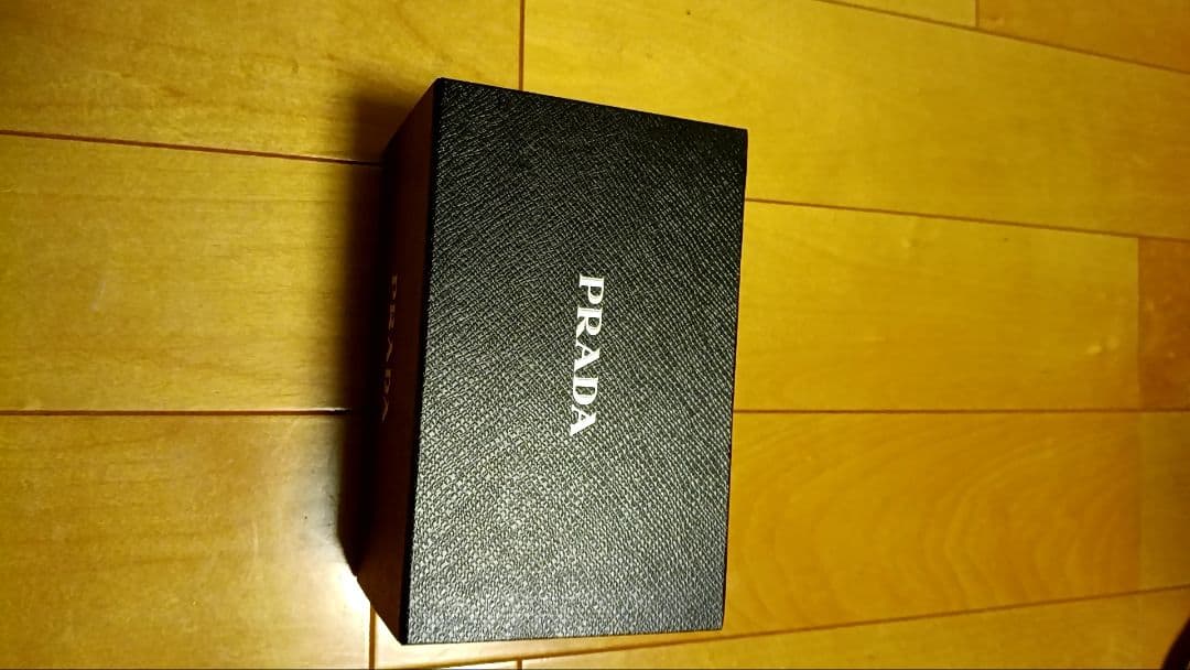 PRADA ハンドクリームボックス付き