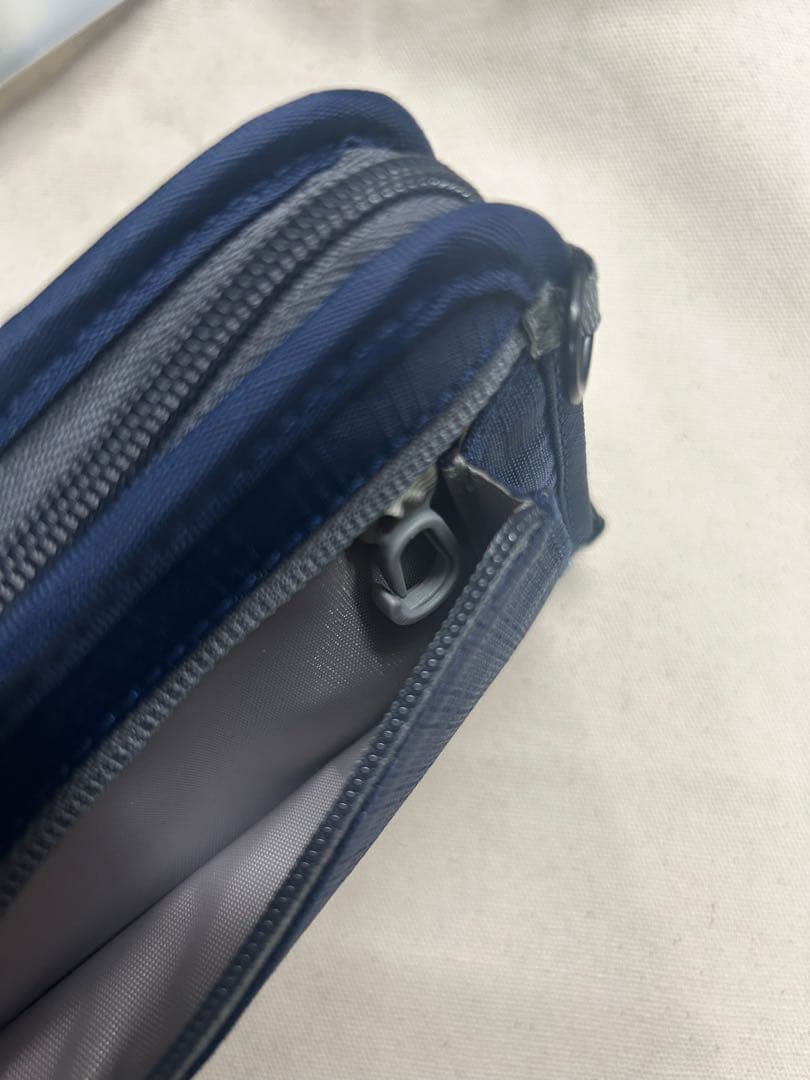 パックセーフ RFIDセーフ コンパクトオーガナイザー