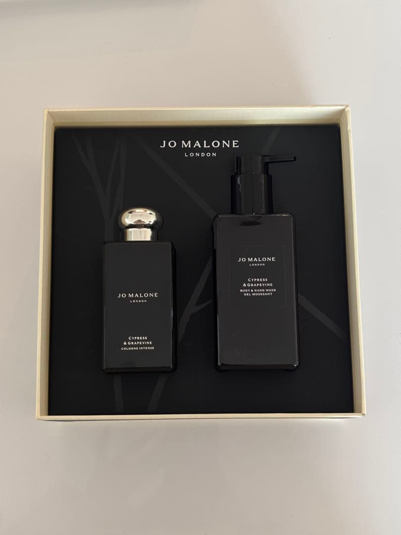 売切値下げ！43,000相当 JO MALONE 香水とボディクリーム1