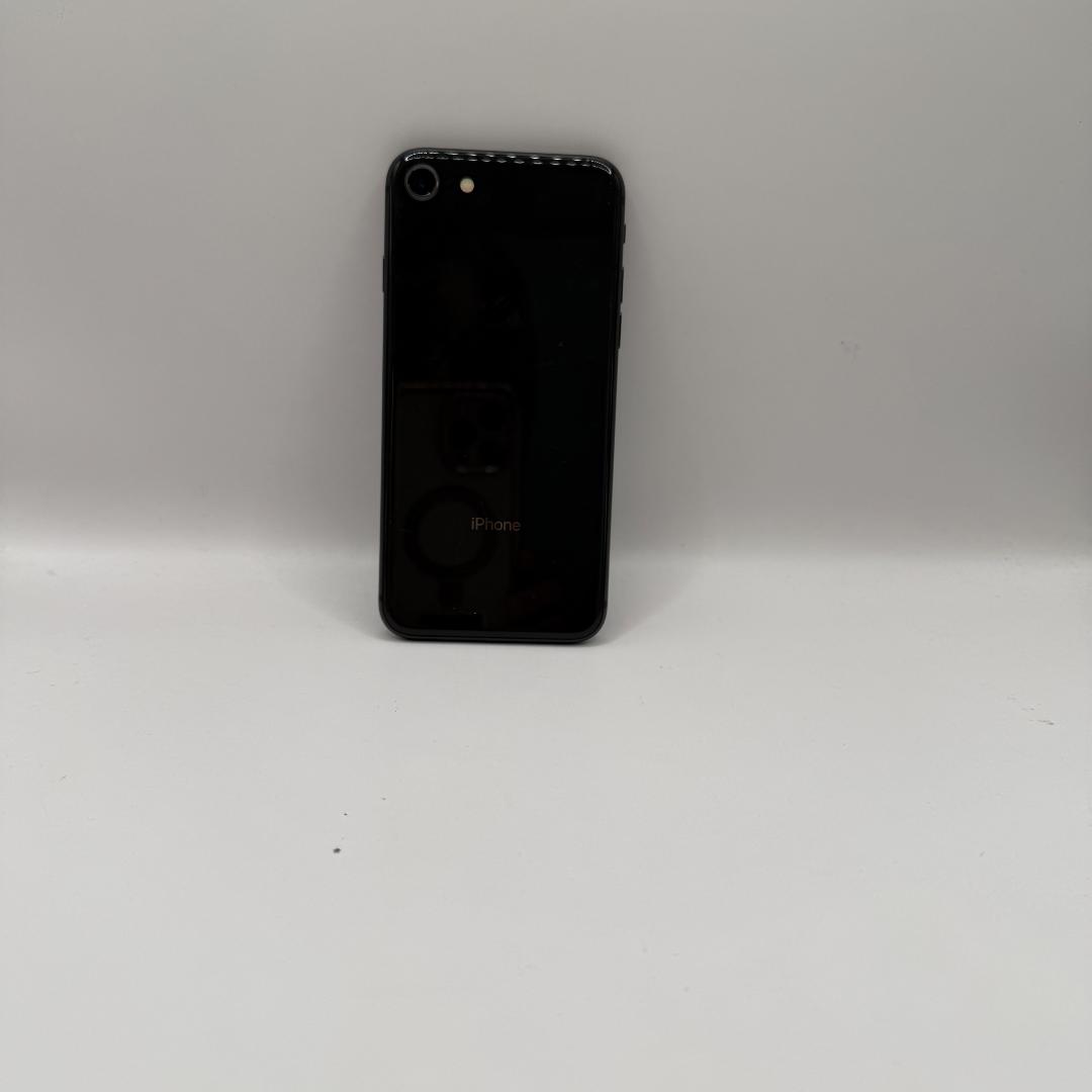 iPhone 8 64GB SIMロック解除済み