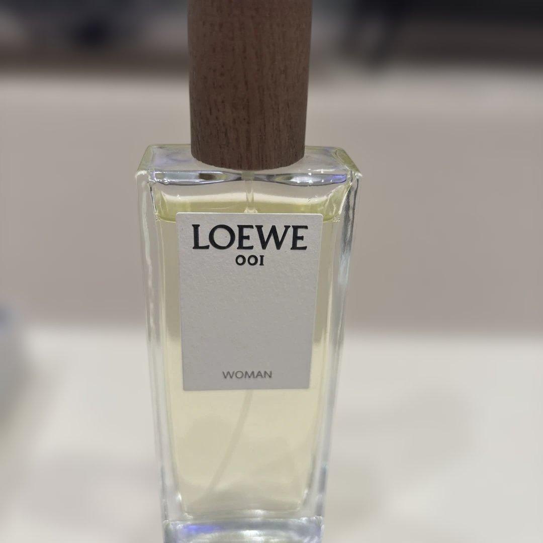ロエベ　001ウーマン　オードゥパルファン　50ml