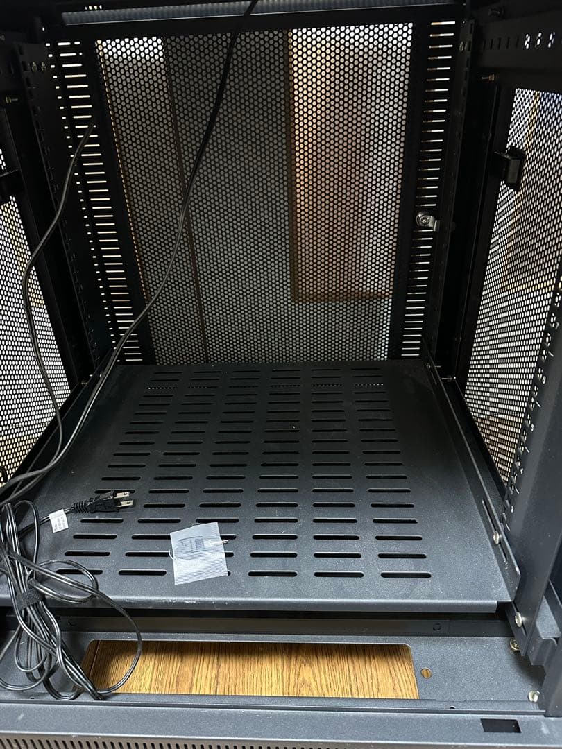 【美品】鍵付き タワー型 サーバーラック サンワサプライ