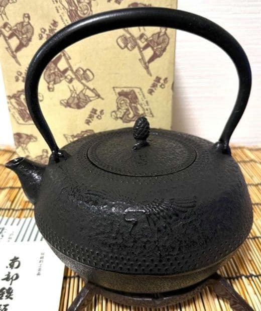 ロ*コ様 プロフ必読　南部盛榮堂(OIGEN)造ツルカメ南部鉄器鉄瓶　美品　未使