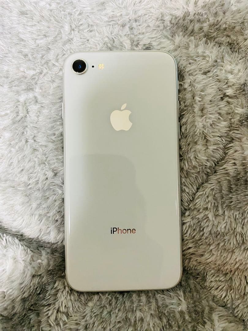 【SIMフリー】iPhone 8 シルバー 64GB