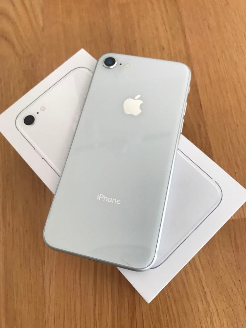 中古美品 iPhone 8 64gb