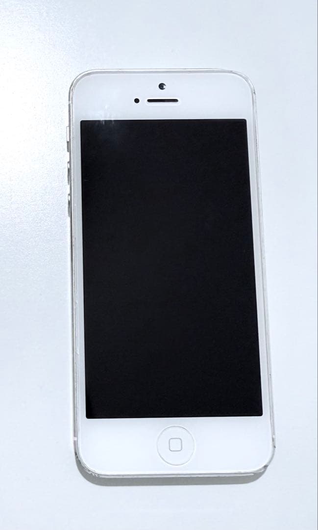 Apple iPhone 5 シルバー × ホワイト 本体