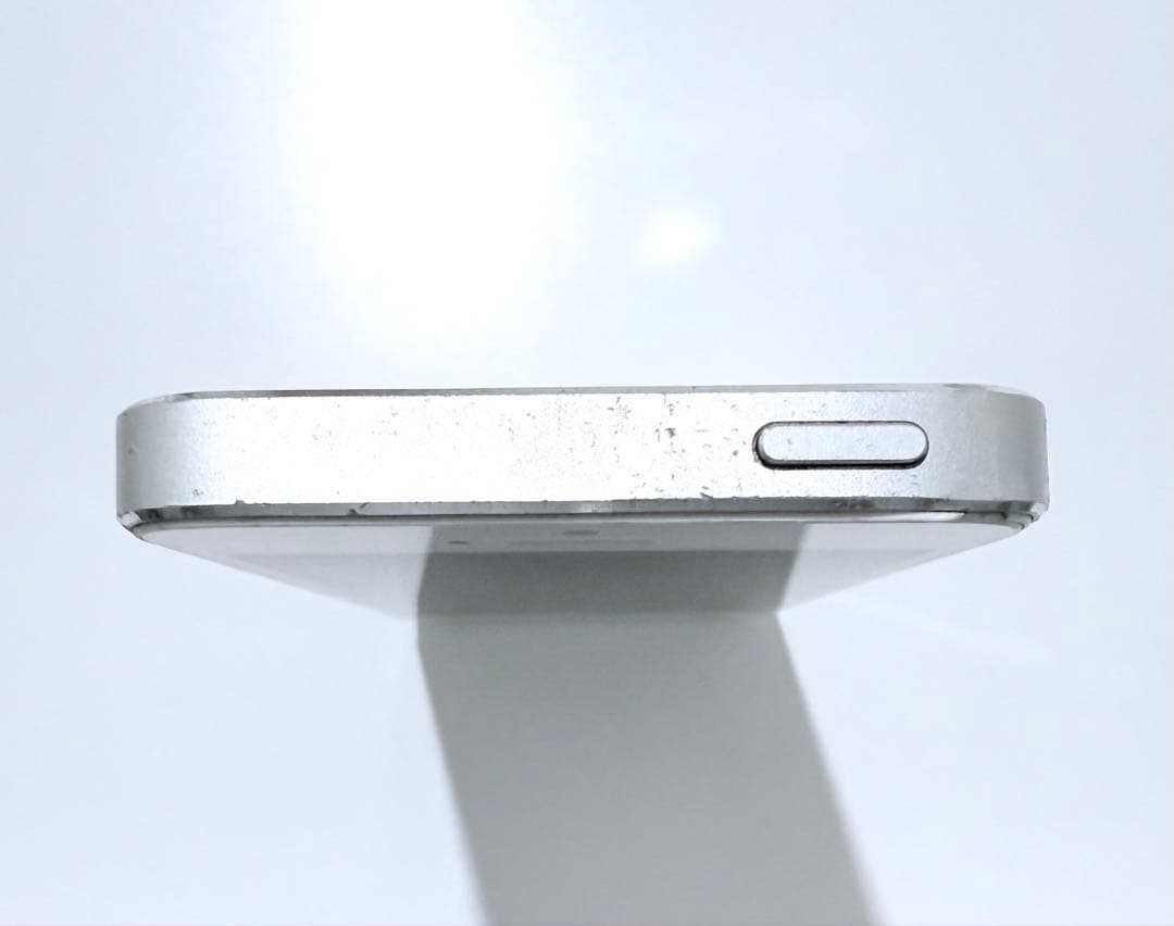 Apple iPhone 5 シルバー × ホワイト 本体