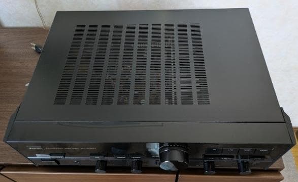 サンスイ　AU-α507　ステレオプリメインアンプ