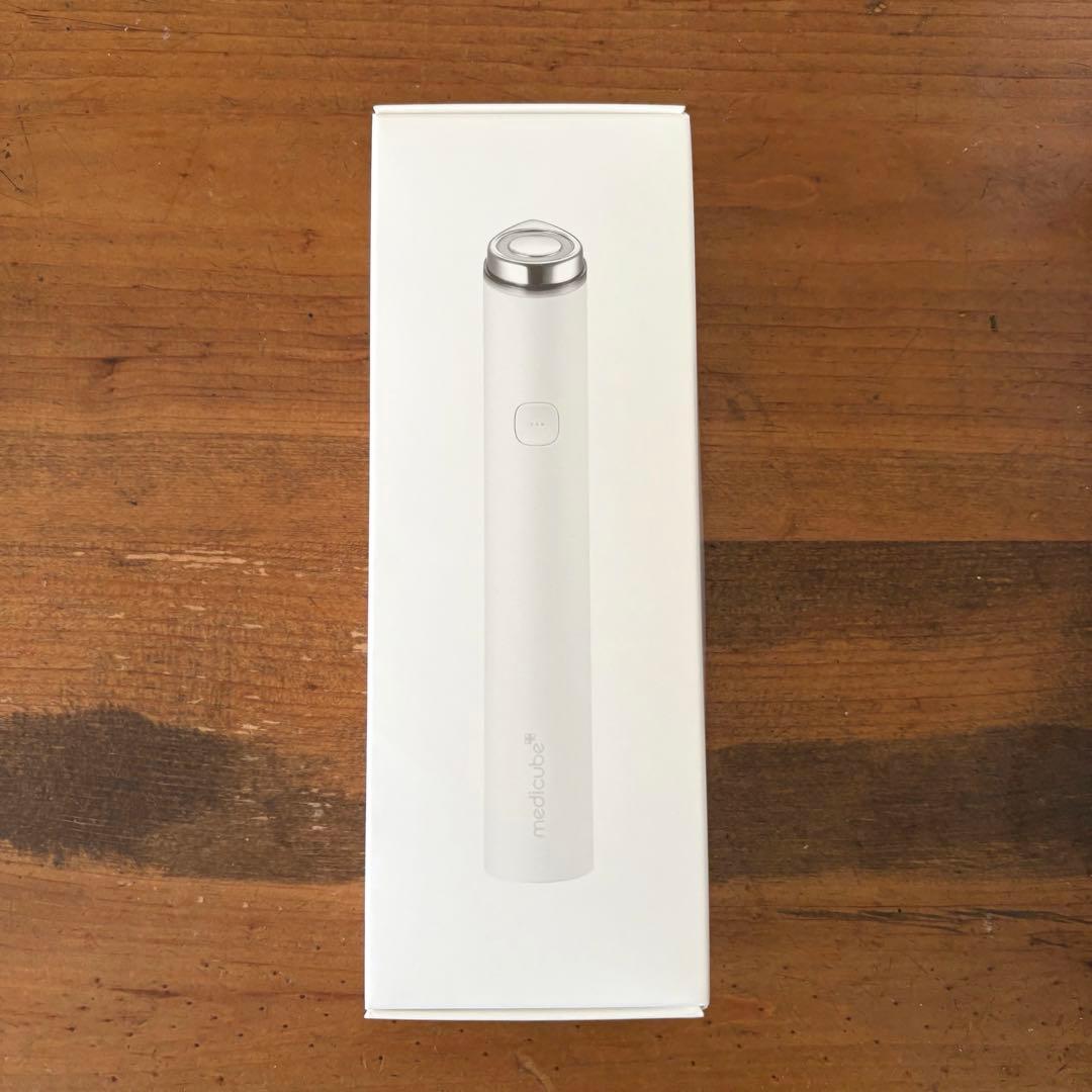 medicube 美顔器 ホワイト コンパクト箱付き