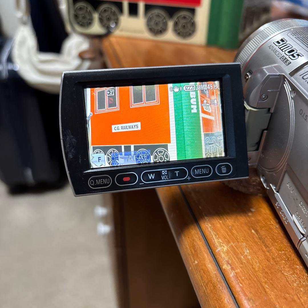 Panasonic HDC-TM300 ビデオカメラ 本体　　三脚付き