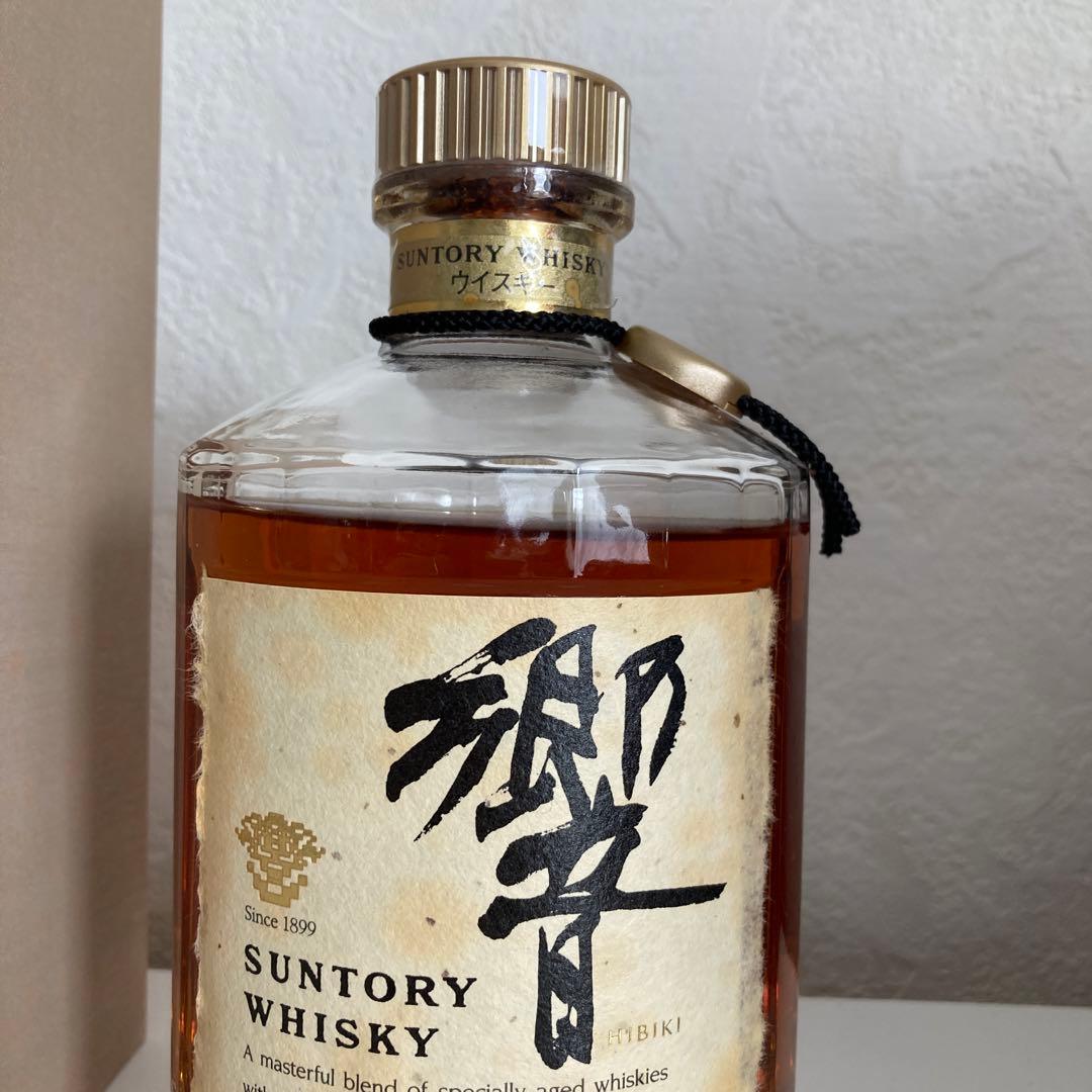 古酒　未開栓　箱入り　サントリーウイスキー響　750mlボトル　ゴールドキャップ