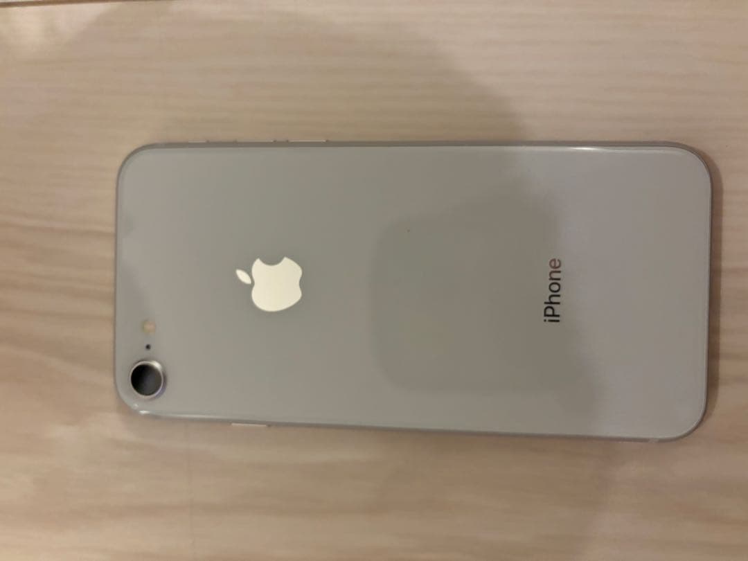 Apple iPhone 8 シルバー 本体　値下げ可能
