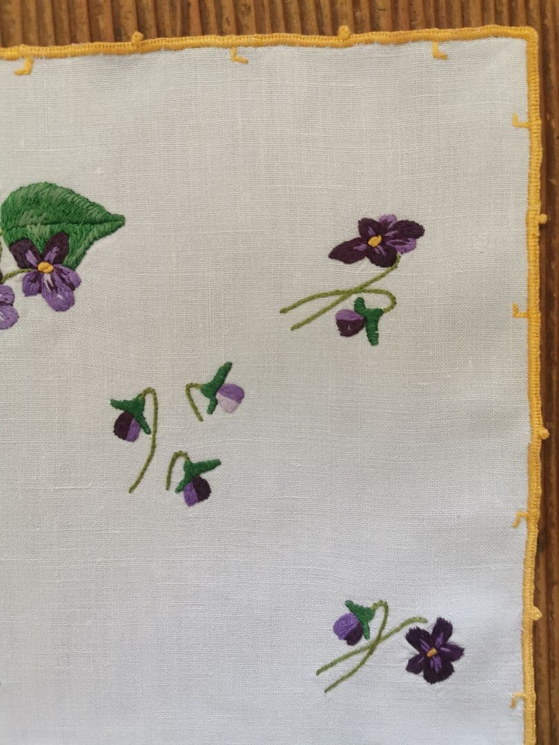 アンティーク フランス ３色菫 ヴィオラトリコロール刺繍 リネンクロス ハンカチ