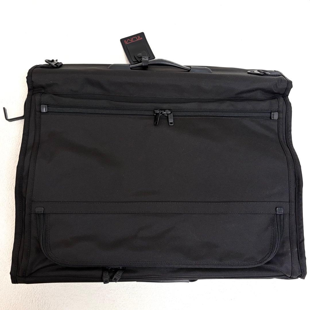 【極美品】TUMI ナイロン ガーメントバッグ ハンガーと袋付き ビジネス 旅行