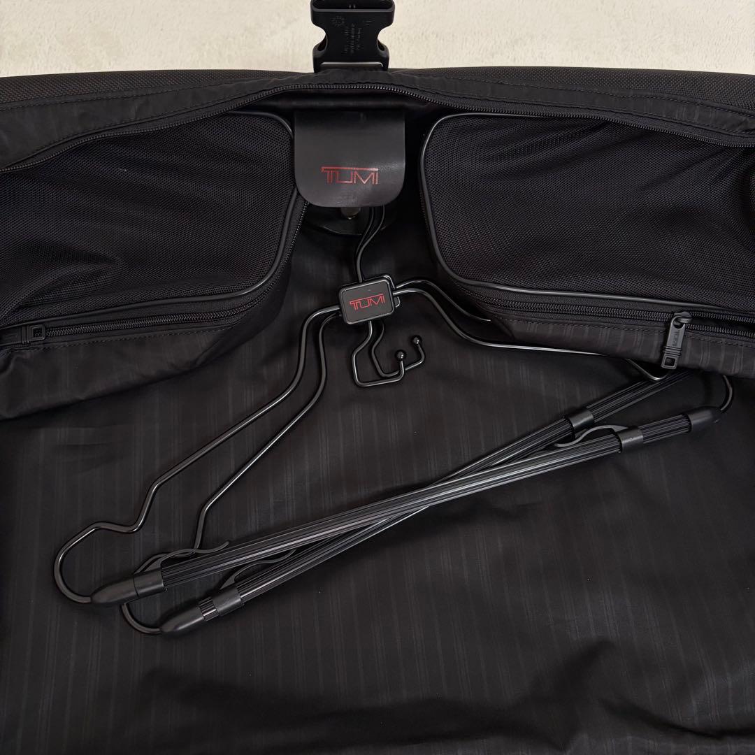 【極美品】TUMI ナイロン ガーメントバッグ ハンガーと袋付き ビジネス 旅行