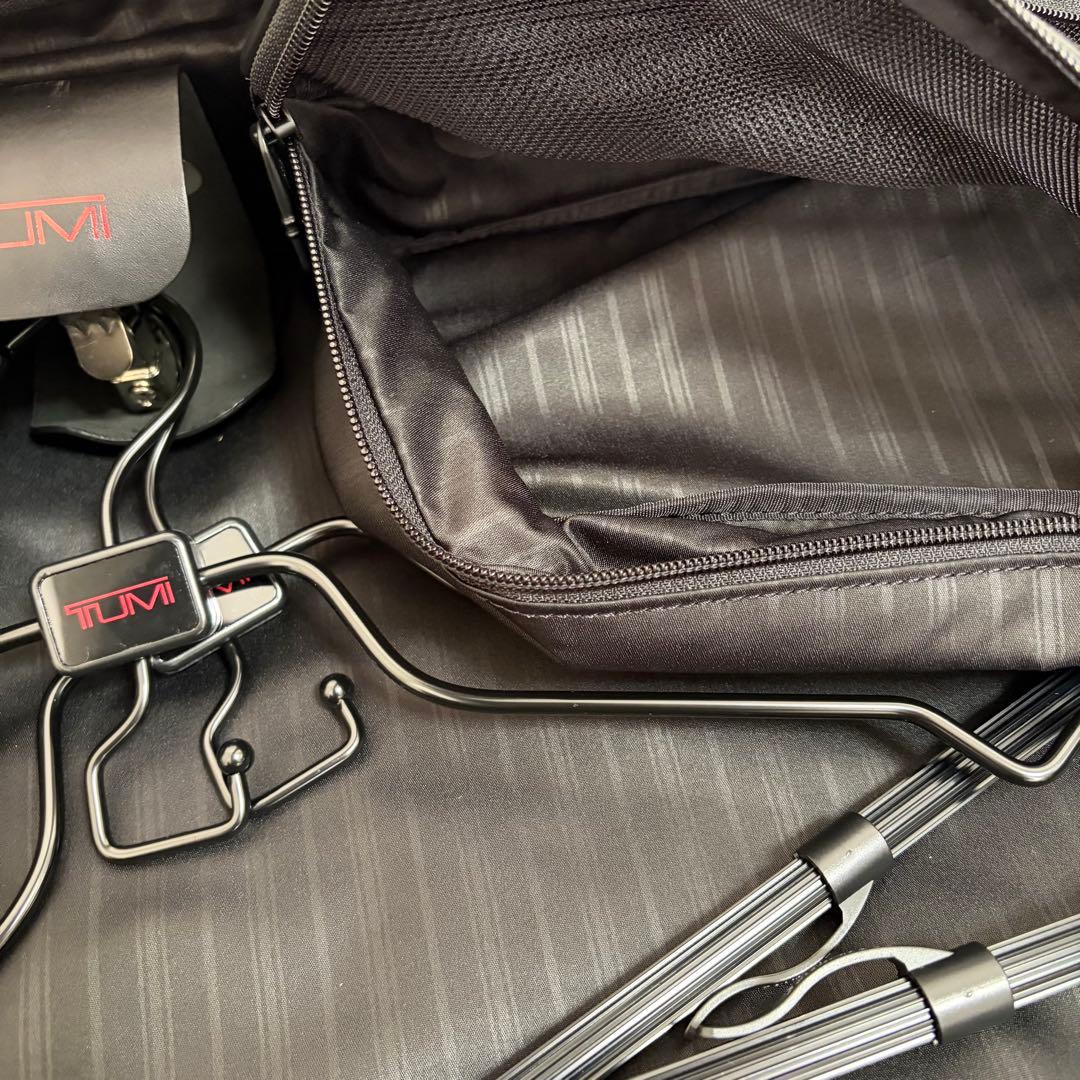 【極美品】TUMI ナイロン ガーメントバッグ ハンガーと袋付き ビジネス 旅行