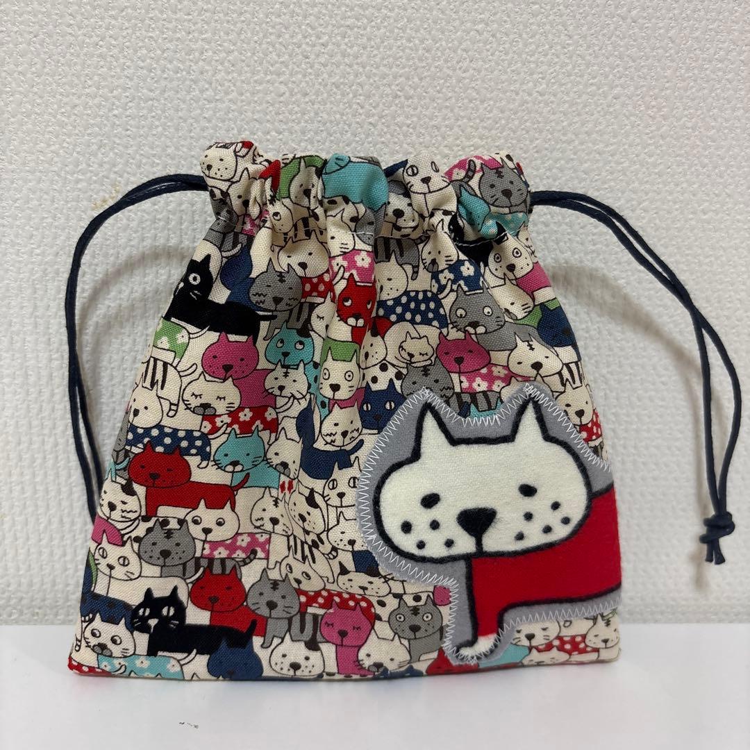 感謝価格　SALE ペンポーチ　小物入れ　猫柄　ハンドメイド　20cmファスナー