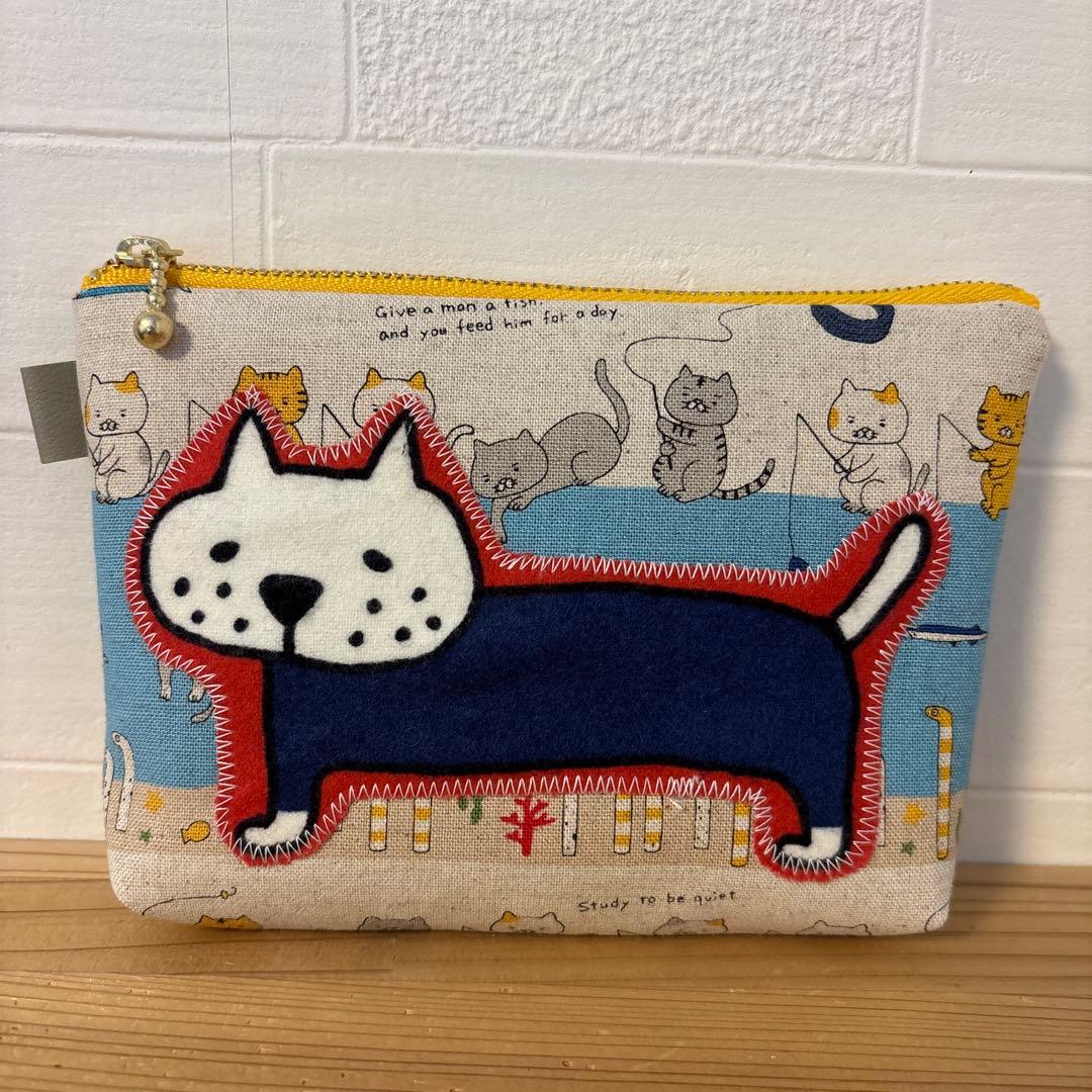 感謝価格　SALE ペンポーチ　小物入れ　猫柄　ハンドメイド　20cmファスナー