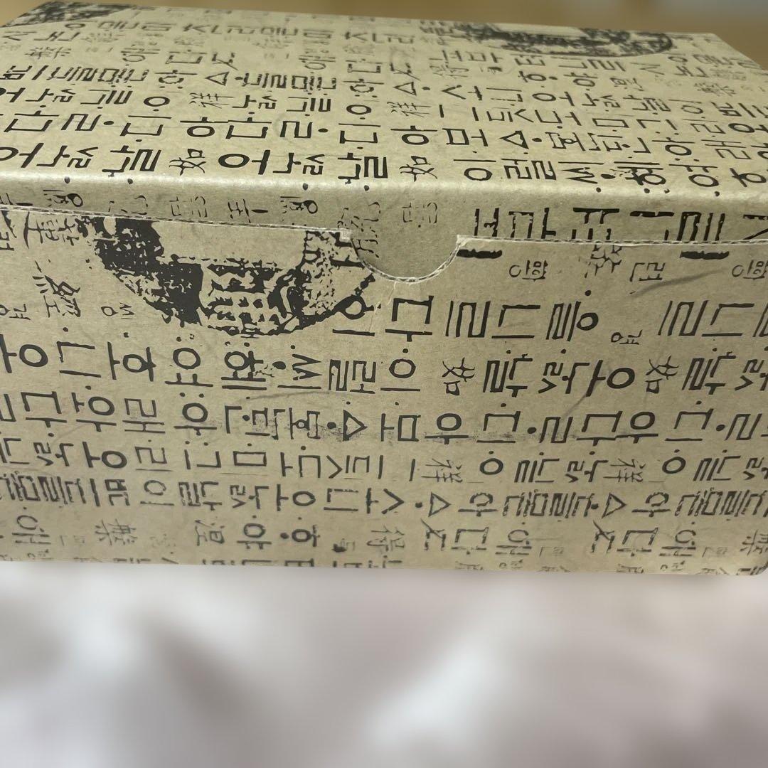 韓国　漆器 蝶と花の装飾 収納ボックス