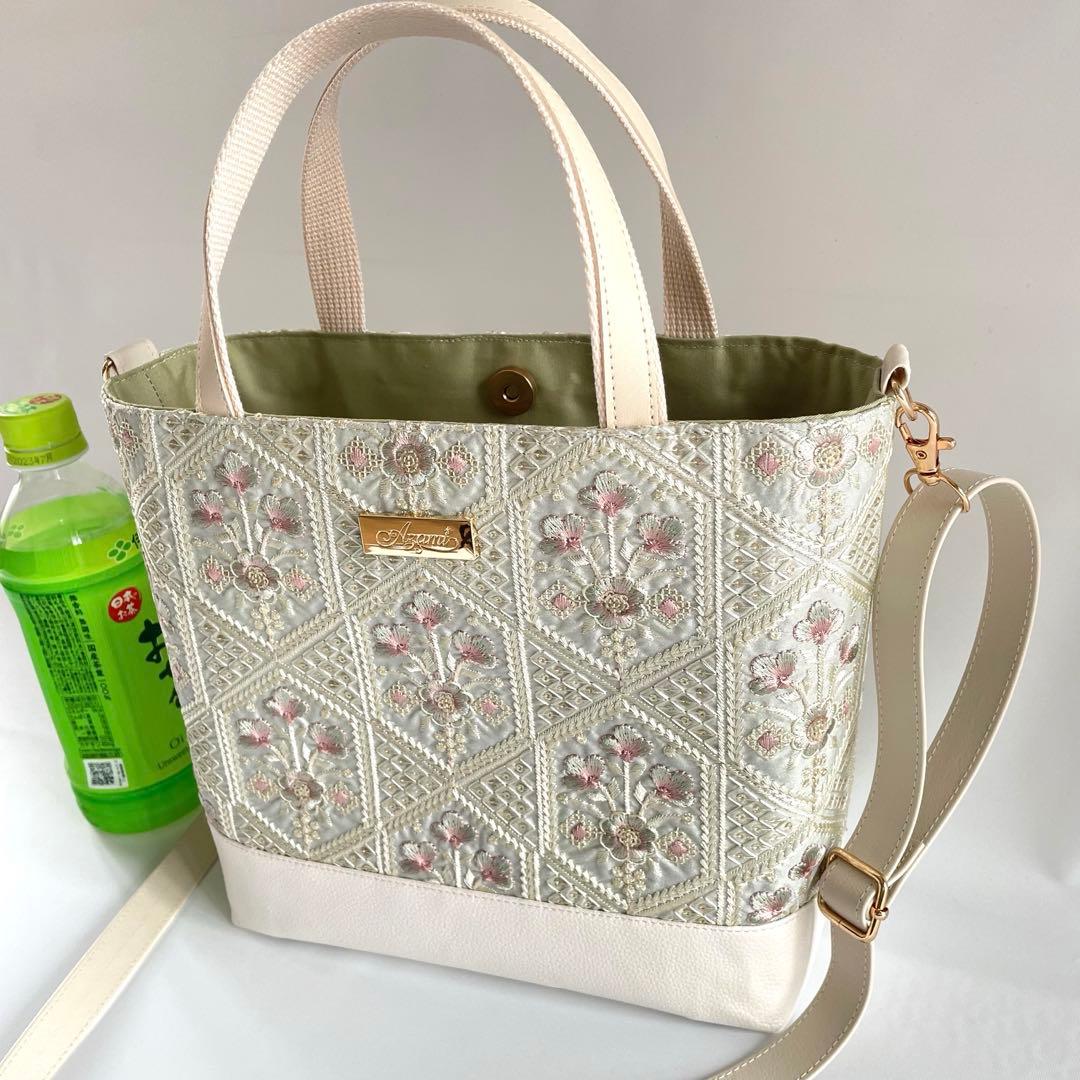 インド刺繍ダイヤブーケ柄パステルオリーブと合皮　Mサイズ2wayトートバッグ