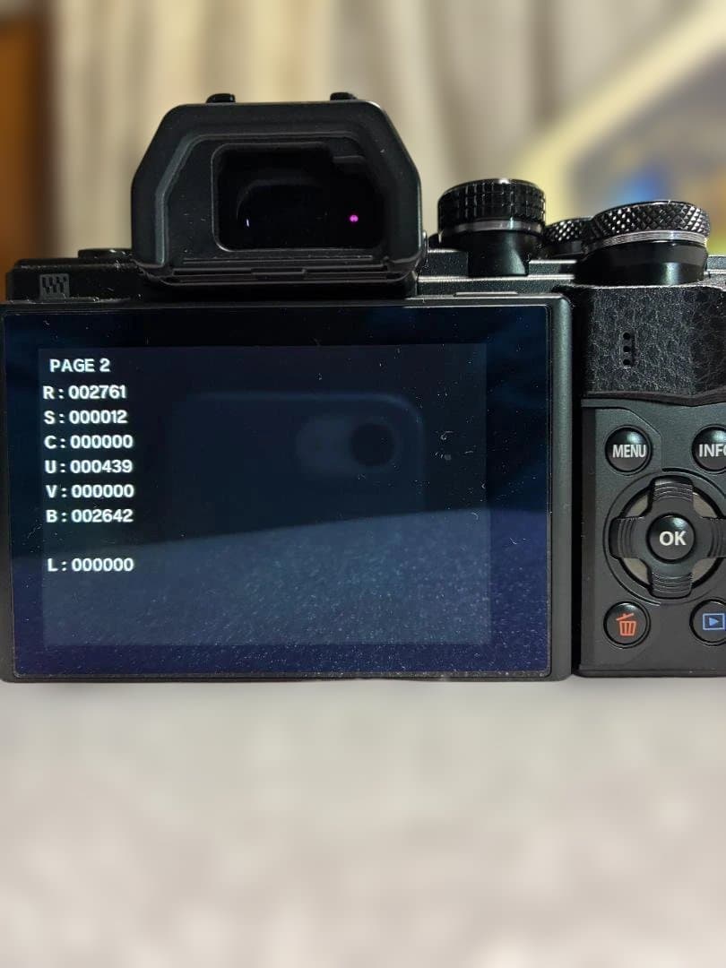 OLYMPUS OM-D ミラーレス一眼 ショット数2,800枚 ≪良品≫