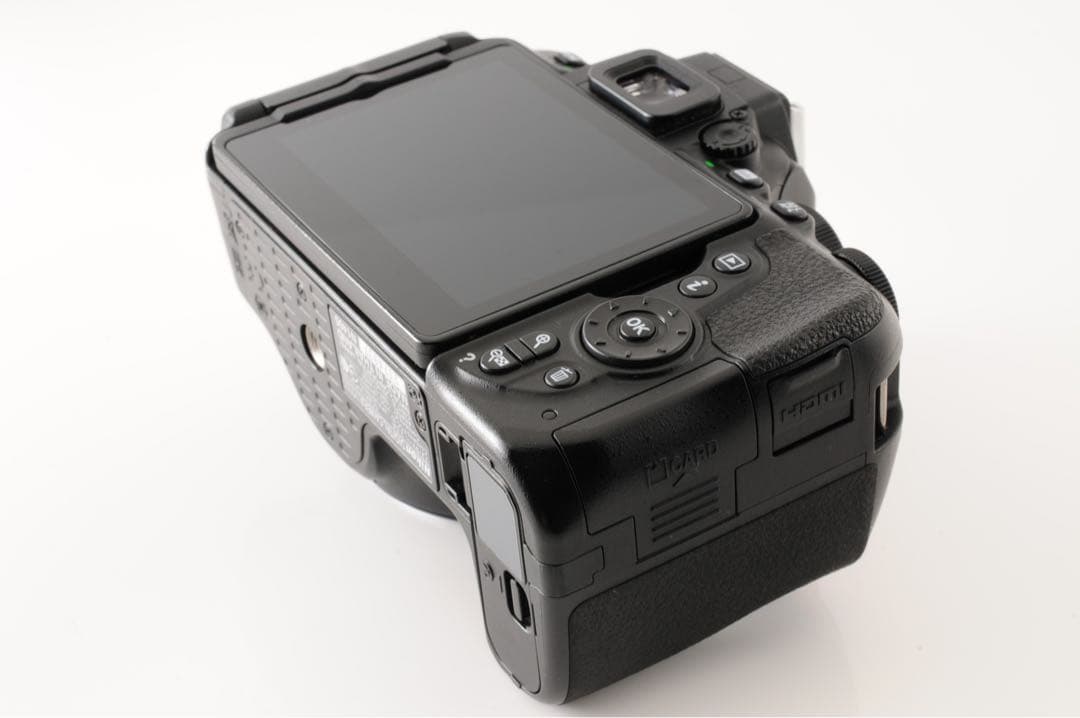 美品 【SC:8,443回】 ニコン Nikon D5500 18-140mm