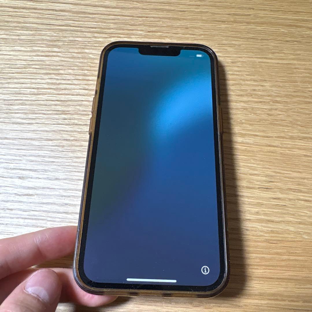 Apple iPhone 13 ホワイト ひび割れあり