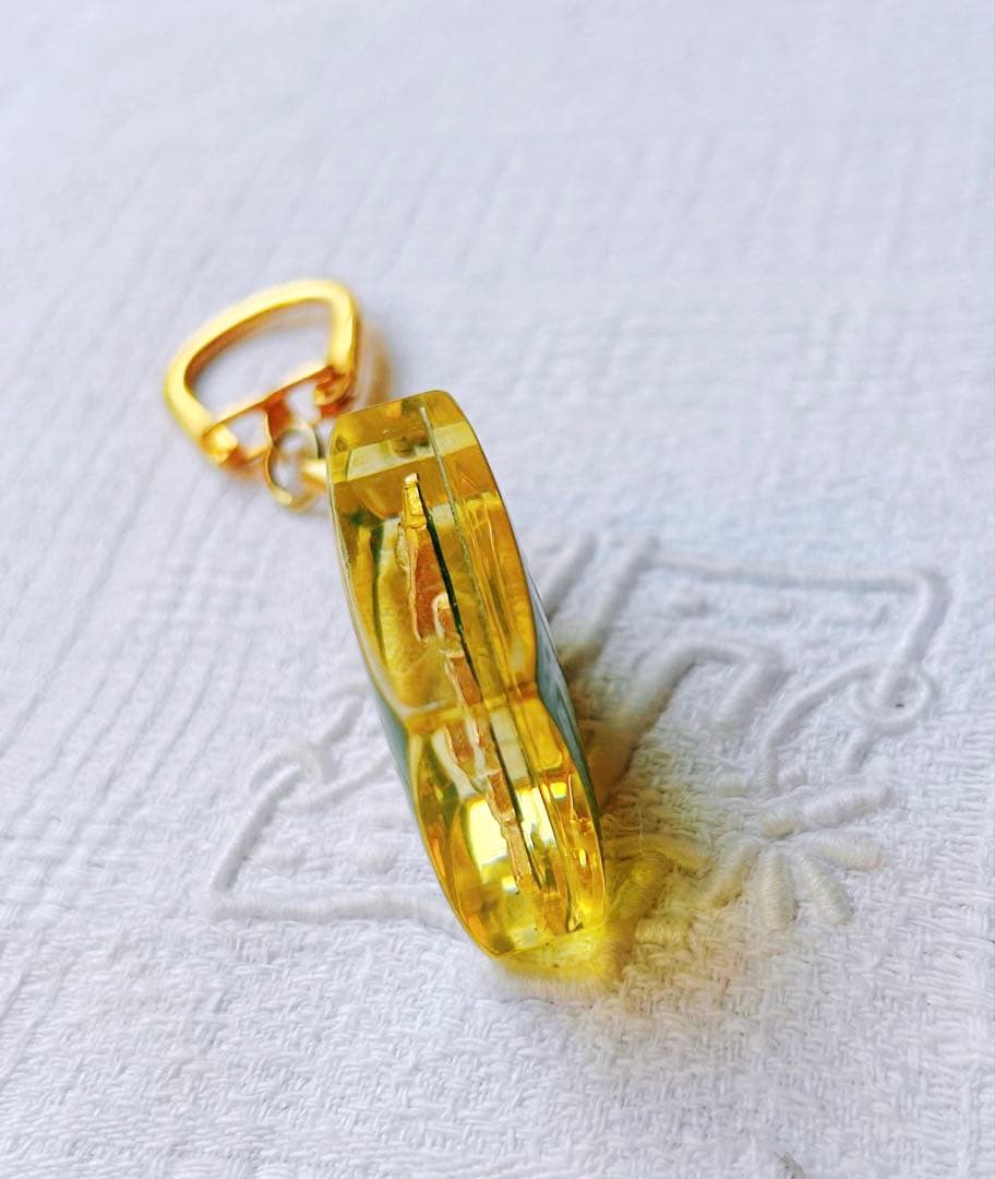 レア　フレンチキーホルダー　 1960s ヴィンテージ　バラ　花　繊細　レリーフ