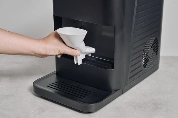 ご自宅で嗜む一杯をワンランク上へ格上げ！丸氷製氷機　ホームバーテンダー