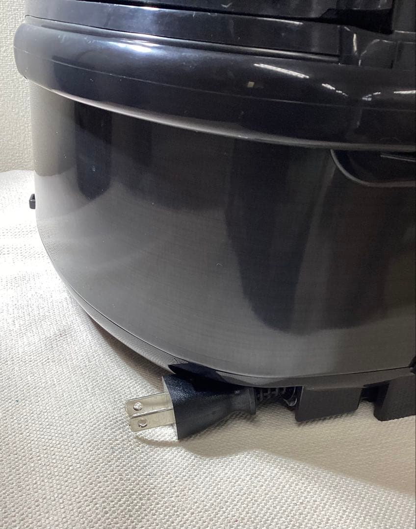 TIGER IH炊飯器 炊きたて　JPW-10Bk 2024年製　ブラック