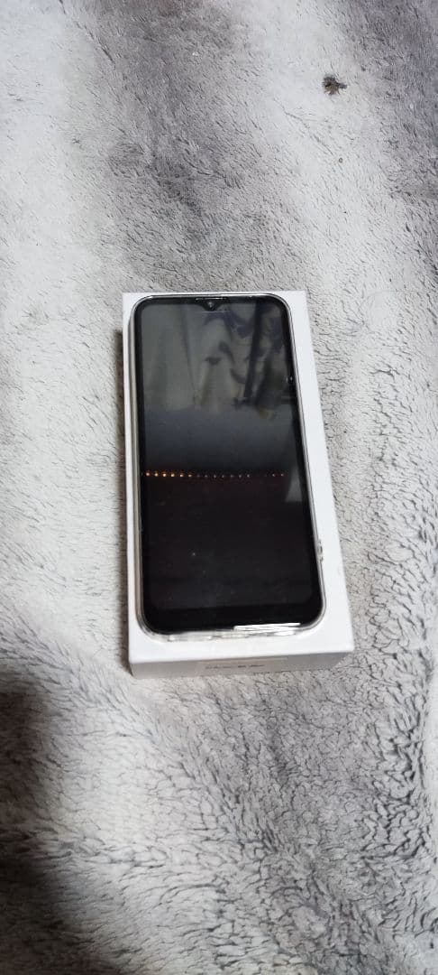 未使用 スマートフォン 黒 3カメラ