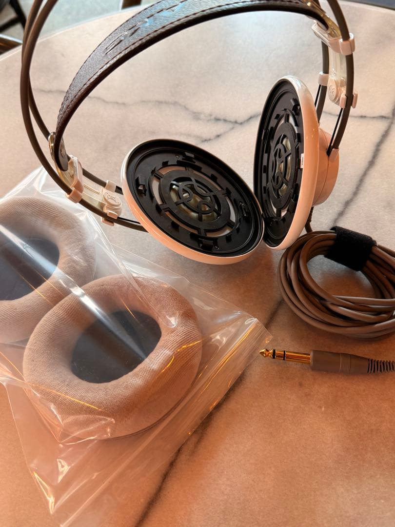 AKG K701ヘッドフォン
