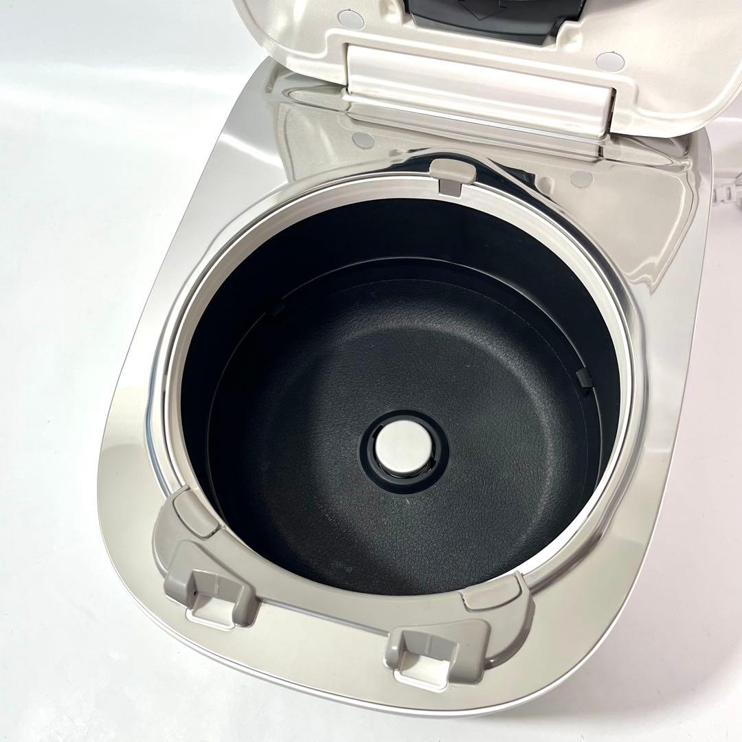 と26【美品】パナソニック SR-M10E4 可変圧力IH炊飯器 5.5合炊き