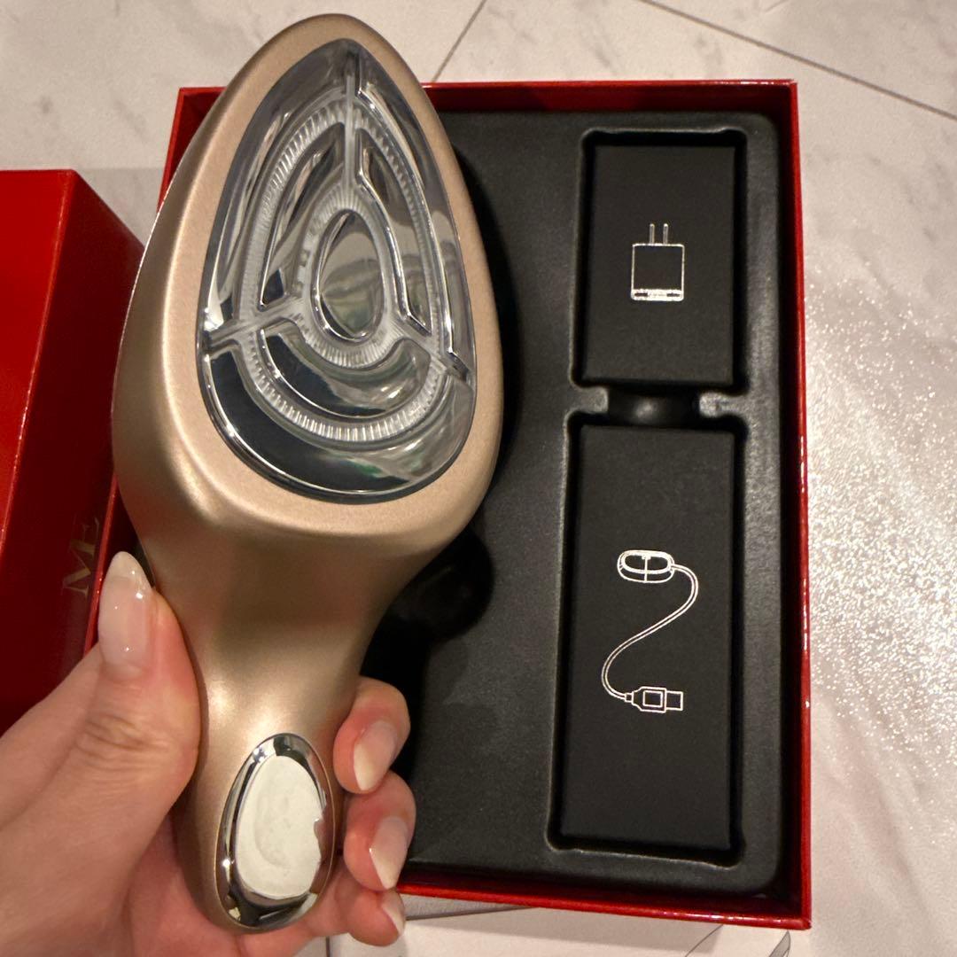 ME LABOUM ラボン・エクラ美顔器 充電器付き
