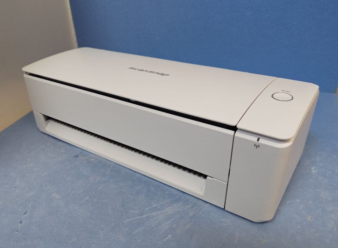 たまった書類を一気にスキャン 富士通 ScanSnap iX1300 （白）